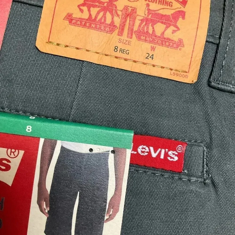 Levi's Boy’s Shorts Cargo Straight Fit Adjustable Waist Gray Size 8 NWT - Picture 4 of 10
